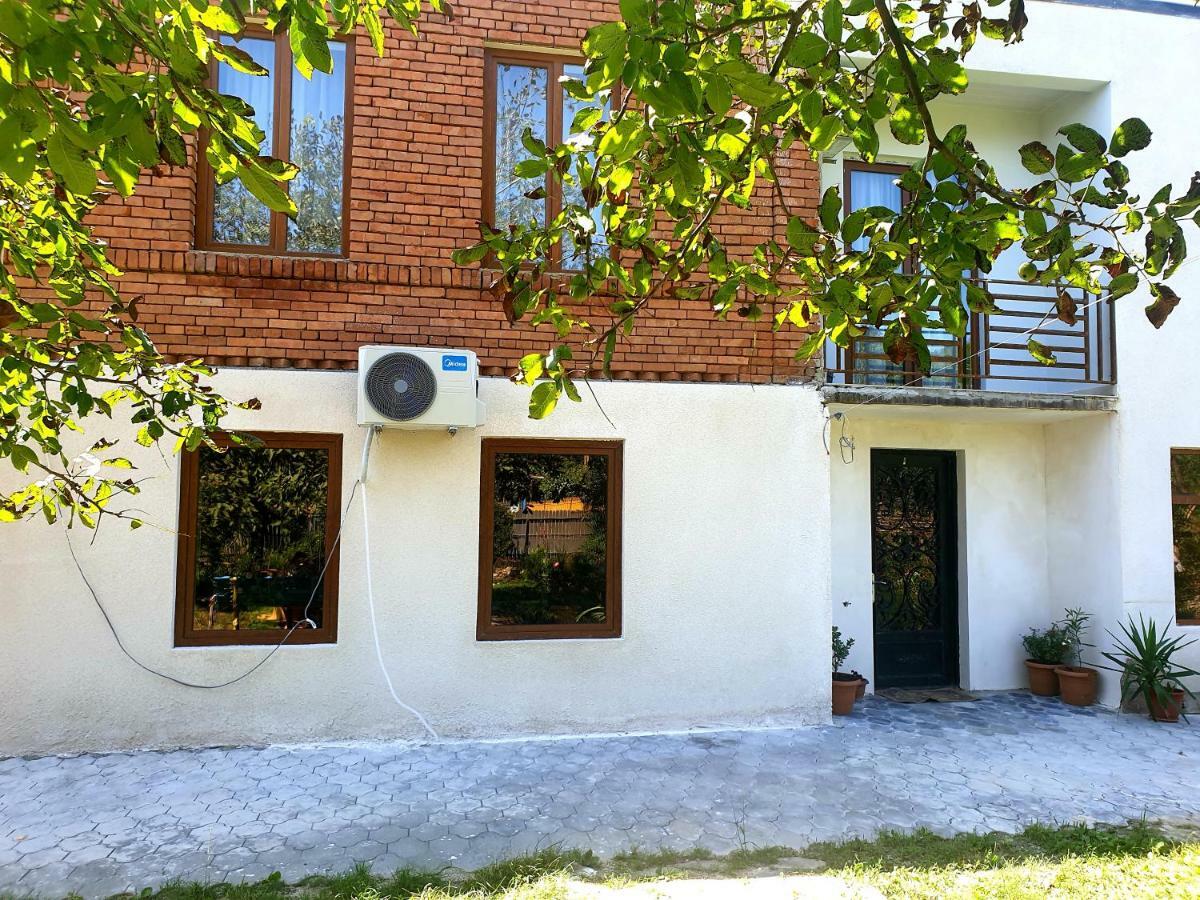 Hotel Four Seasons In Kutaissi Exterior foto